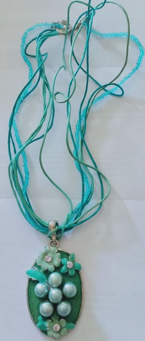 Collier jamais port� 5 Courbevoie (92)