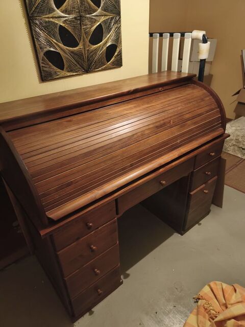 Un bureau am�ricain � cylindre (roll,-,top desk) 380 Meximieux (01)