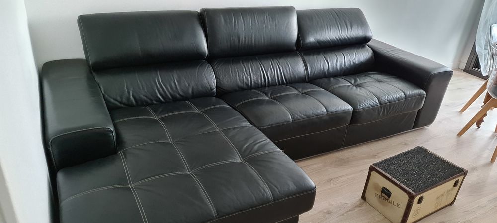Canap&eacute; d'angle cuir noir tbe Meubles