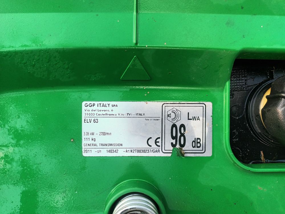 Tracteur tondeuse autoport&eacute; elv 63
Jardin