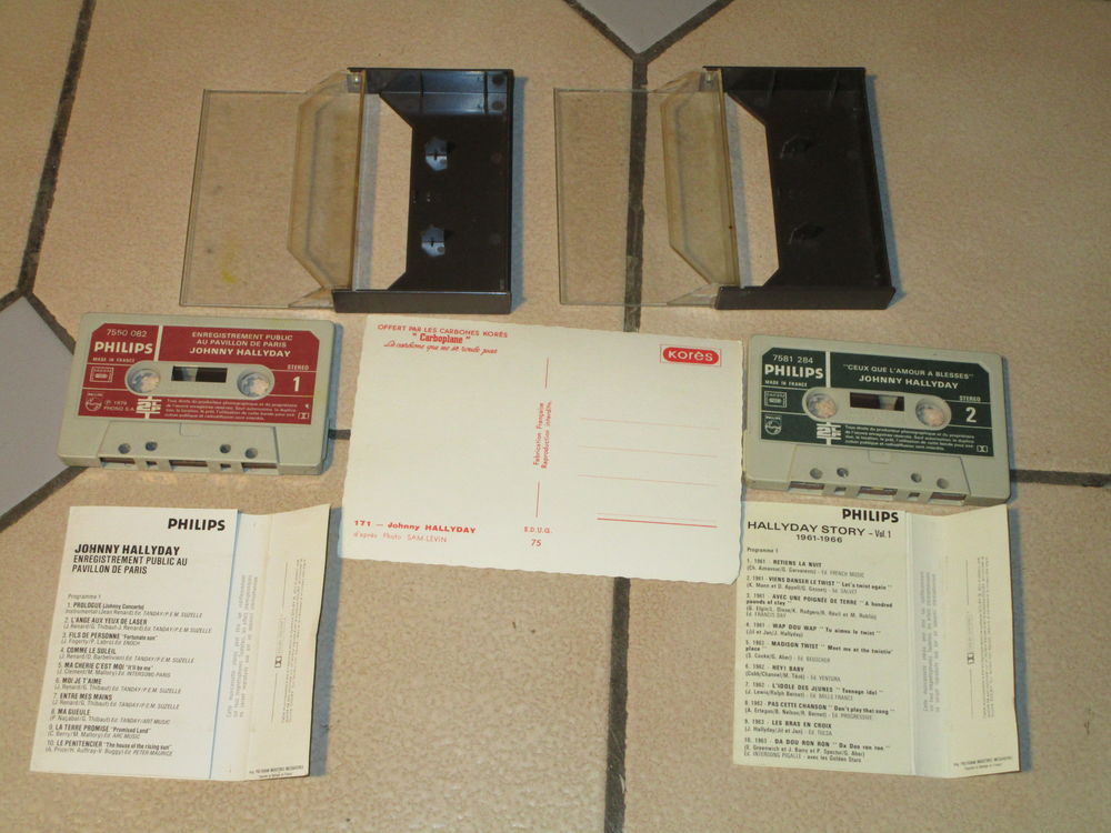 VIEILLES CASSETTES AUDIO+CARTE POSTALE JOHNNY HALLYDAY 