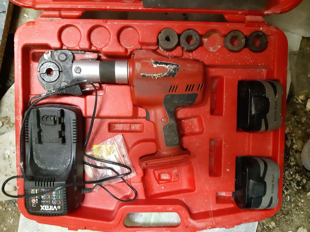 CERTISEUSE VIRAX Bricolage