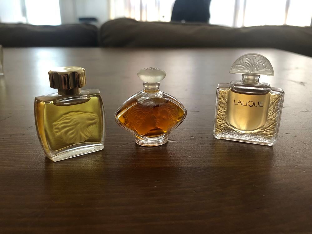 Lot de miniatures de parfums 
