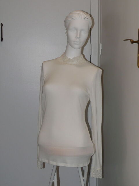 Sous-pull  DAMART  blanc 15 Saintes (17)