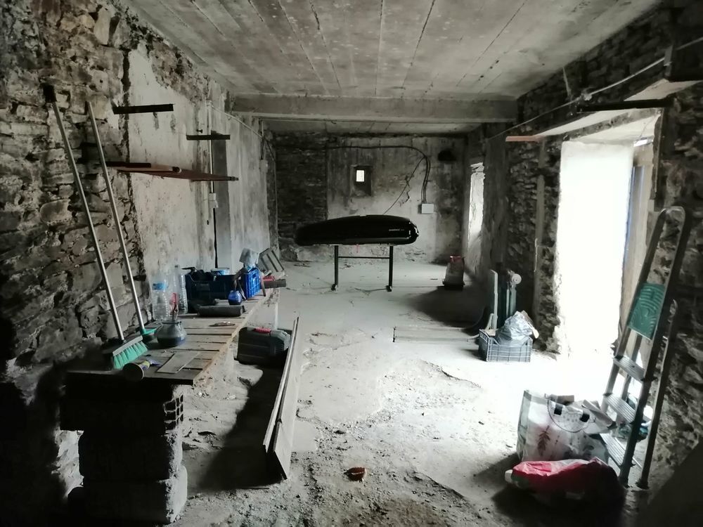 Local commercial 3 pièces 75 m² · à Saint-Frézal-de-Ventalon · 75 m² · 19 000 €