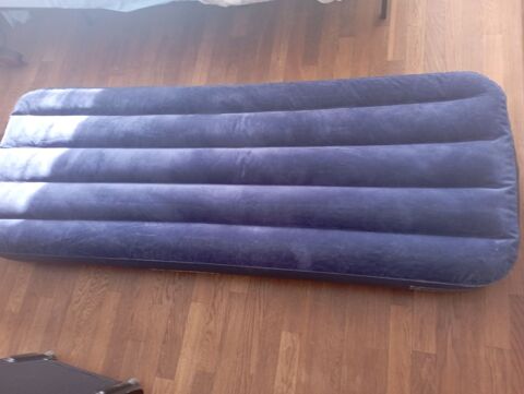 Matelas pneumatique 1 place Intex 19 Lunville (54)