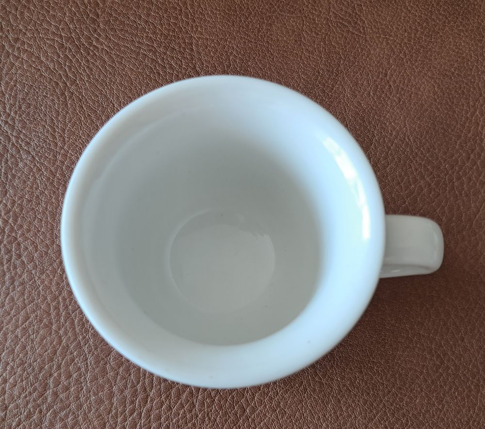 tasses et soucoupes &agrave; caf&eacute; et capuccino marque nespresso Cuisine