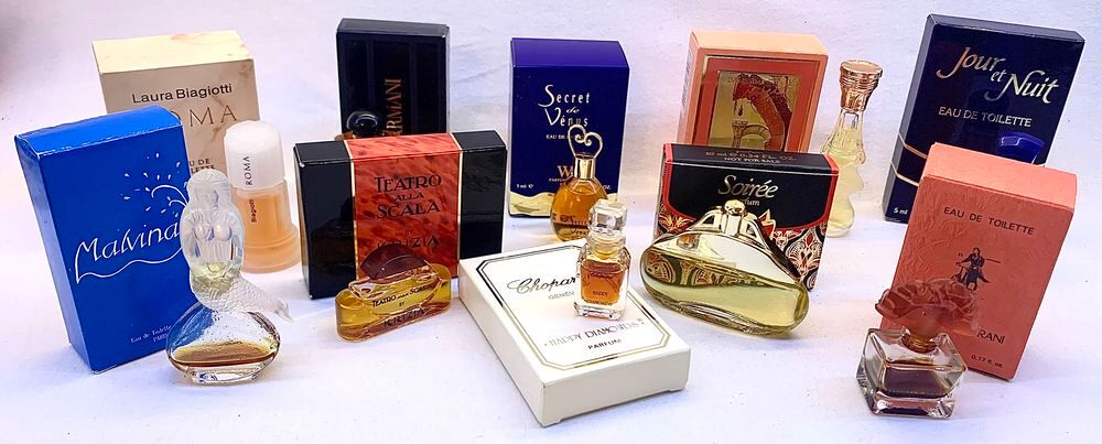Lot de 10 miniatures de parfum 