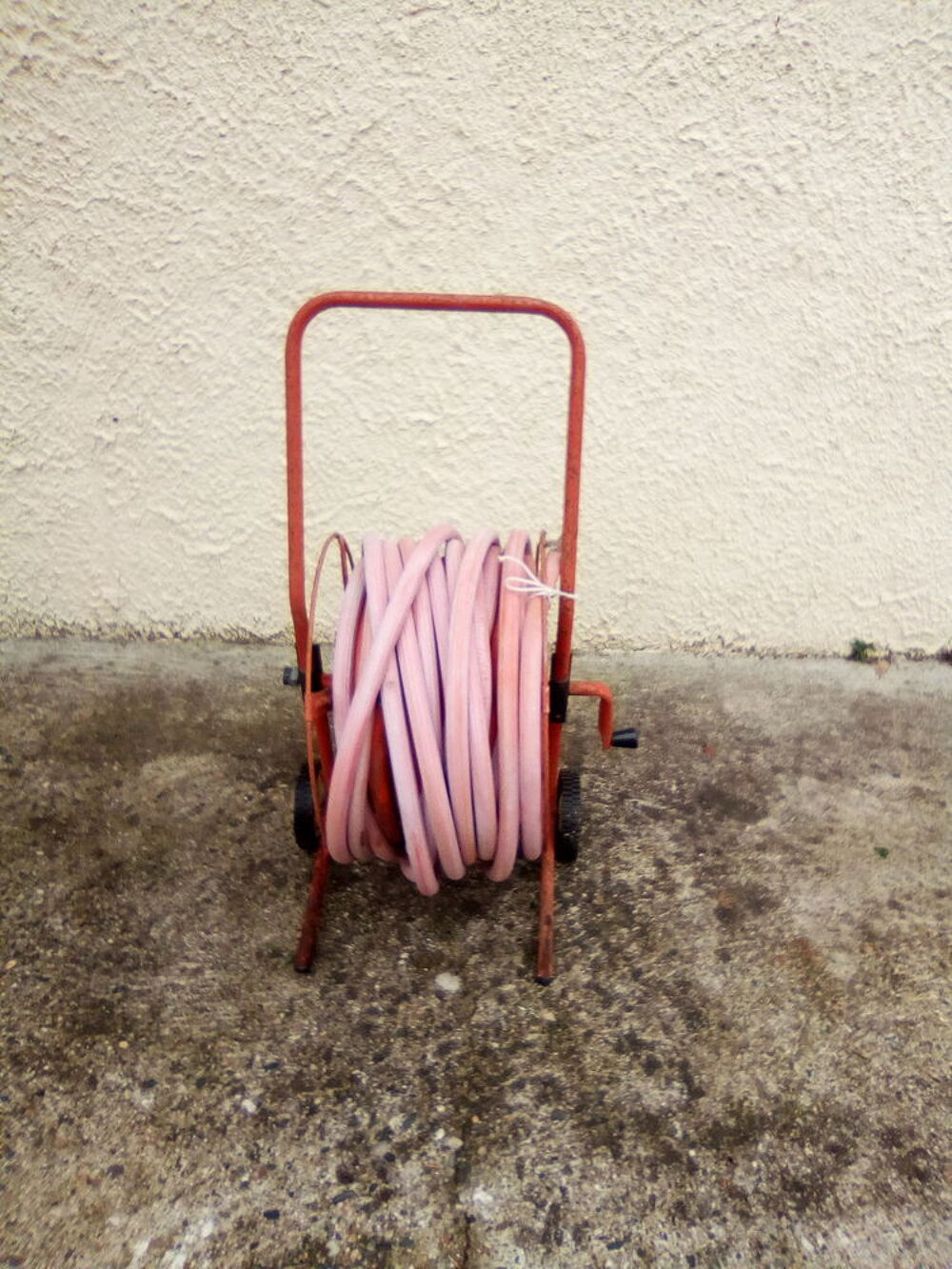 D&eacute;rouleur et Tuyau d'arrosage Jardin