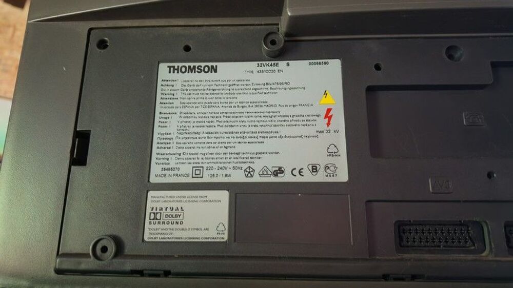 THOMSON 32VK45ES CRT 32 pouces + meuble d'origine ? R&eacute;trogam Photos/Video/TV