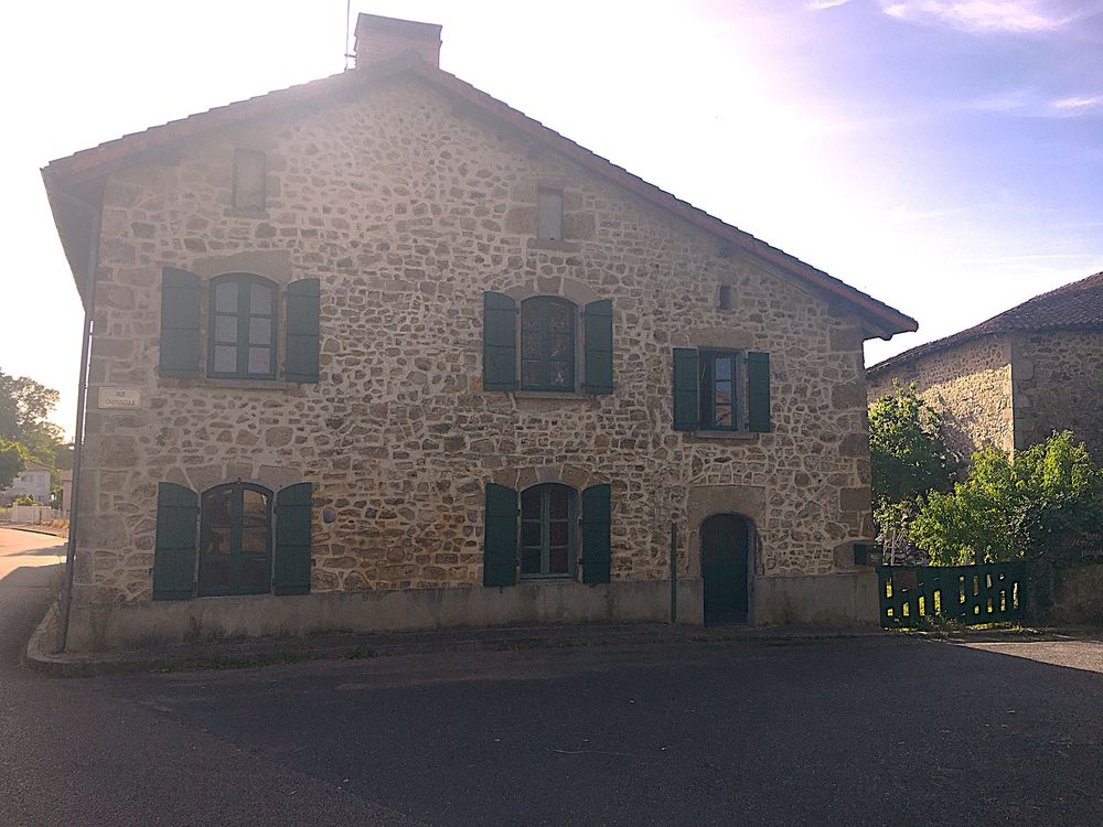 Vente Maison grande maison dépendances et terrain Vayres