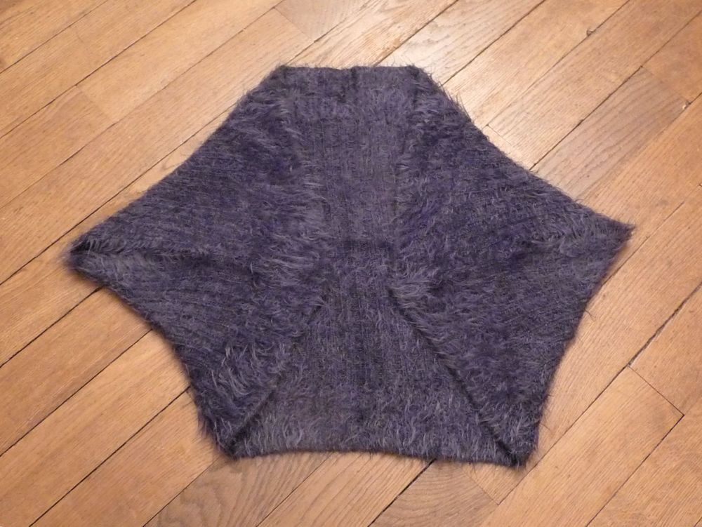 Gilet/ Bol&eacute;ro/ Veste Gris Fonc&eacute; &agrave; Longs Poils- Taille 38/40 Vêtements