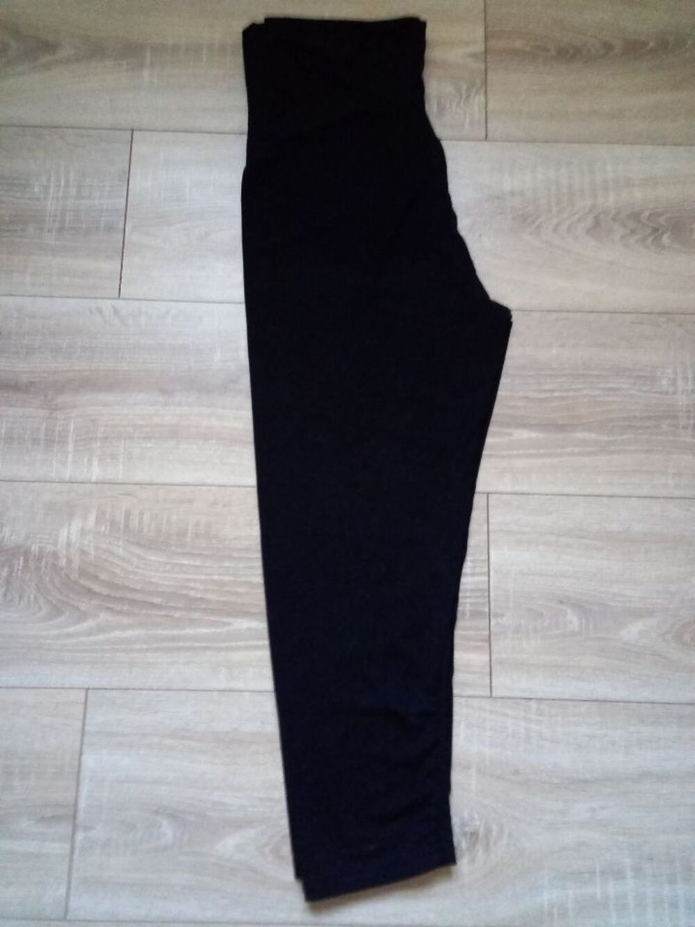 Legging noir marque Maternit&eacute; taille L Vêtements