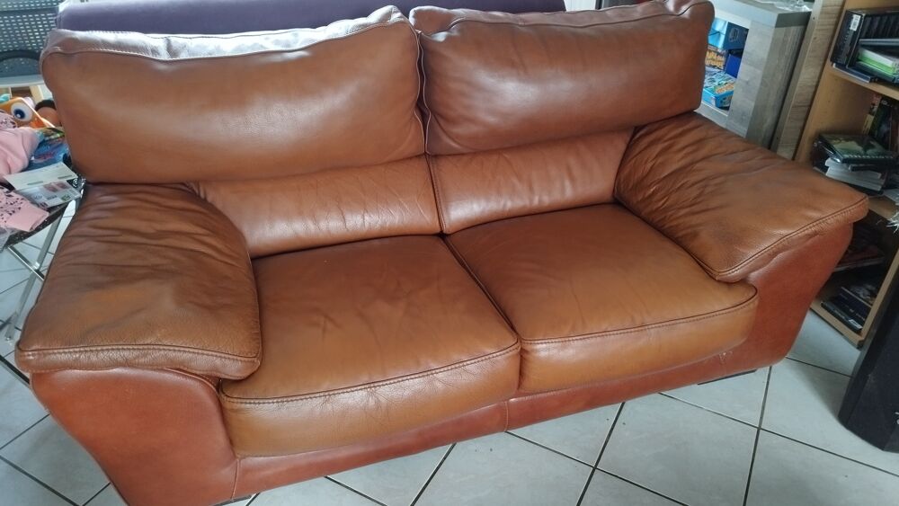 Vend 2 canap&eacute; cuir Meubles