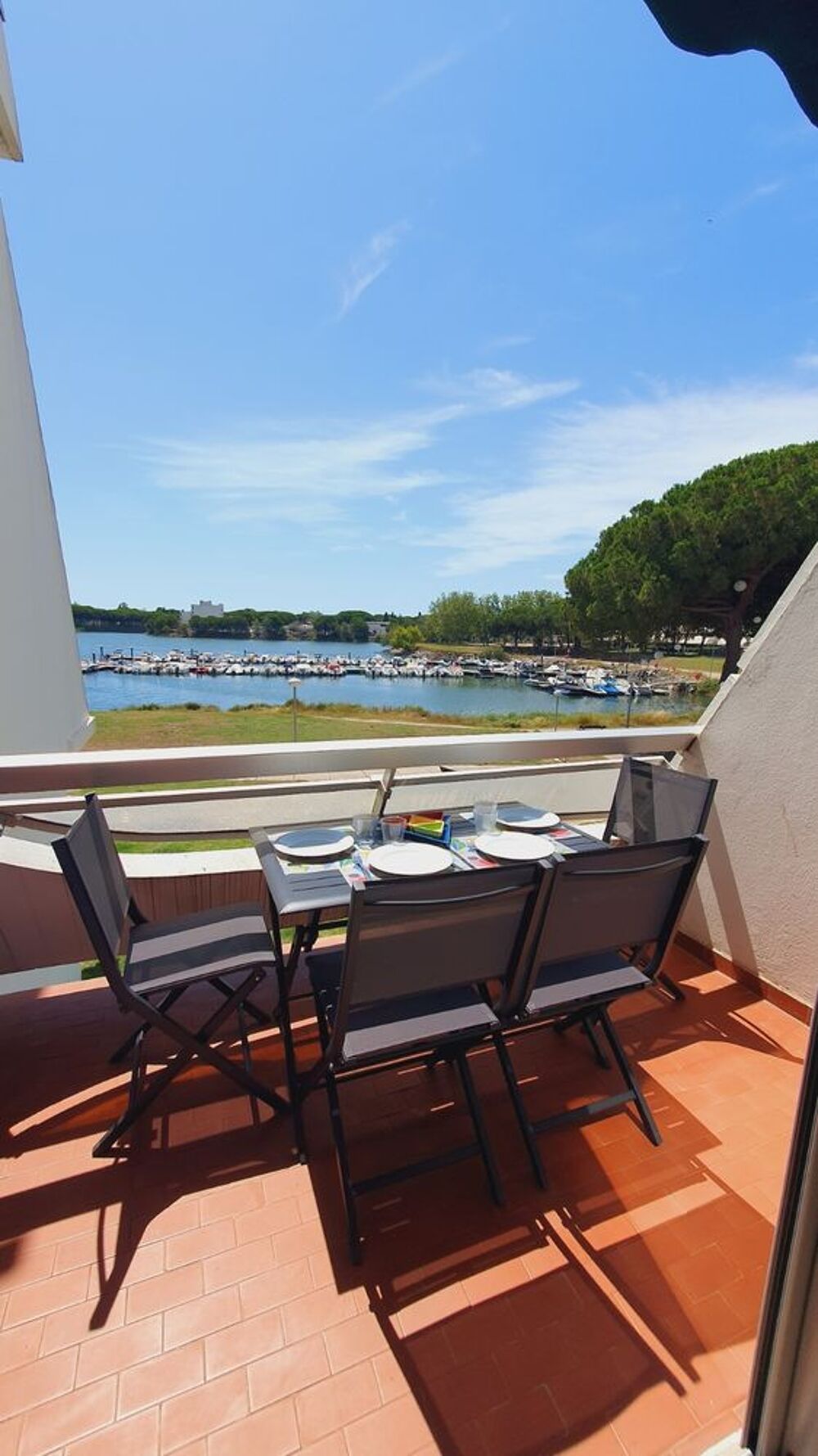 Vente Appartement Superbe T2 avec vue sur lac et parking privatif! La grande-motte