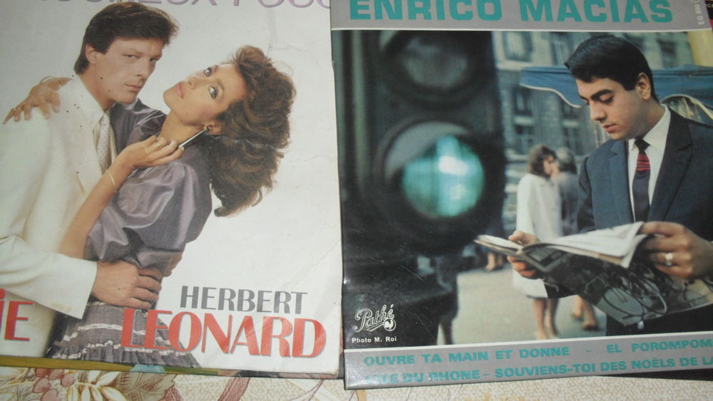 vinyles 33 et 45 tours avec pochettes Audio et hifi