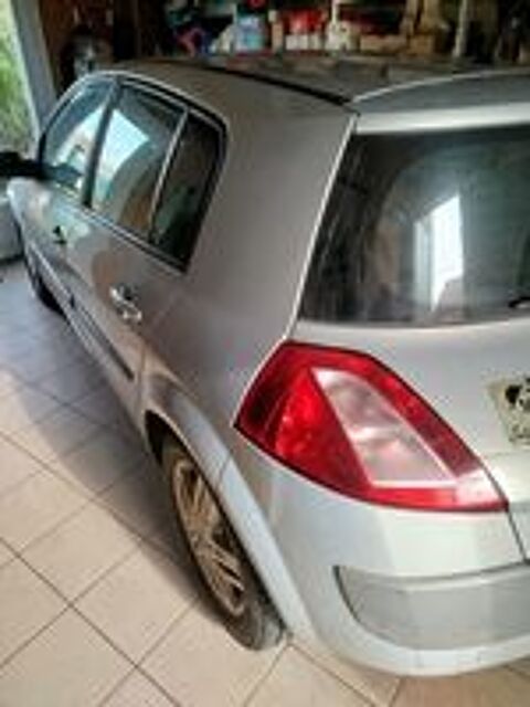 M&eacute;gane II M&eacute;gane 1.6 16V Luxe Privil&egrave;ge 2004 occasion 44270 Machecoul