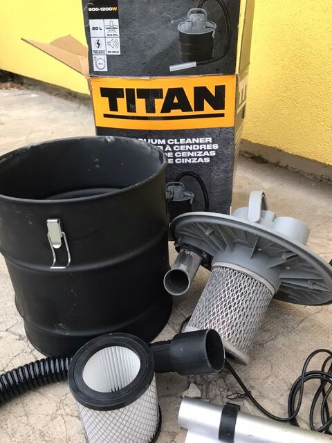 Aspirateur à cendre - NEUF ? Titan ? TTB947VAC - 2 flltres ? 20 Avignon (84)