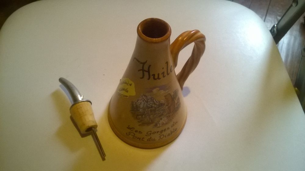 Flacon pour huile avec verseur
Fabrication Artisanal Cuisine