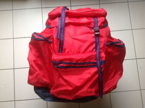SAC À DOS ROUGE Envoi Possible
12 Trégunc (29)