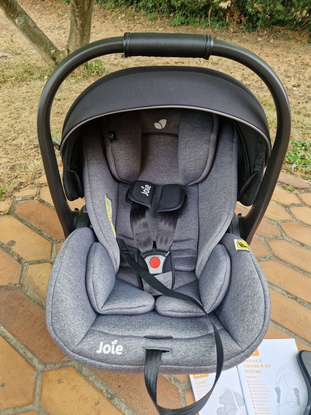 Si&egrave;ge auto b&eacute;b&eacute; Joie avec bases isofix Puériculture