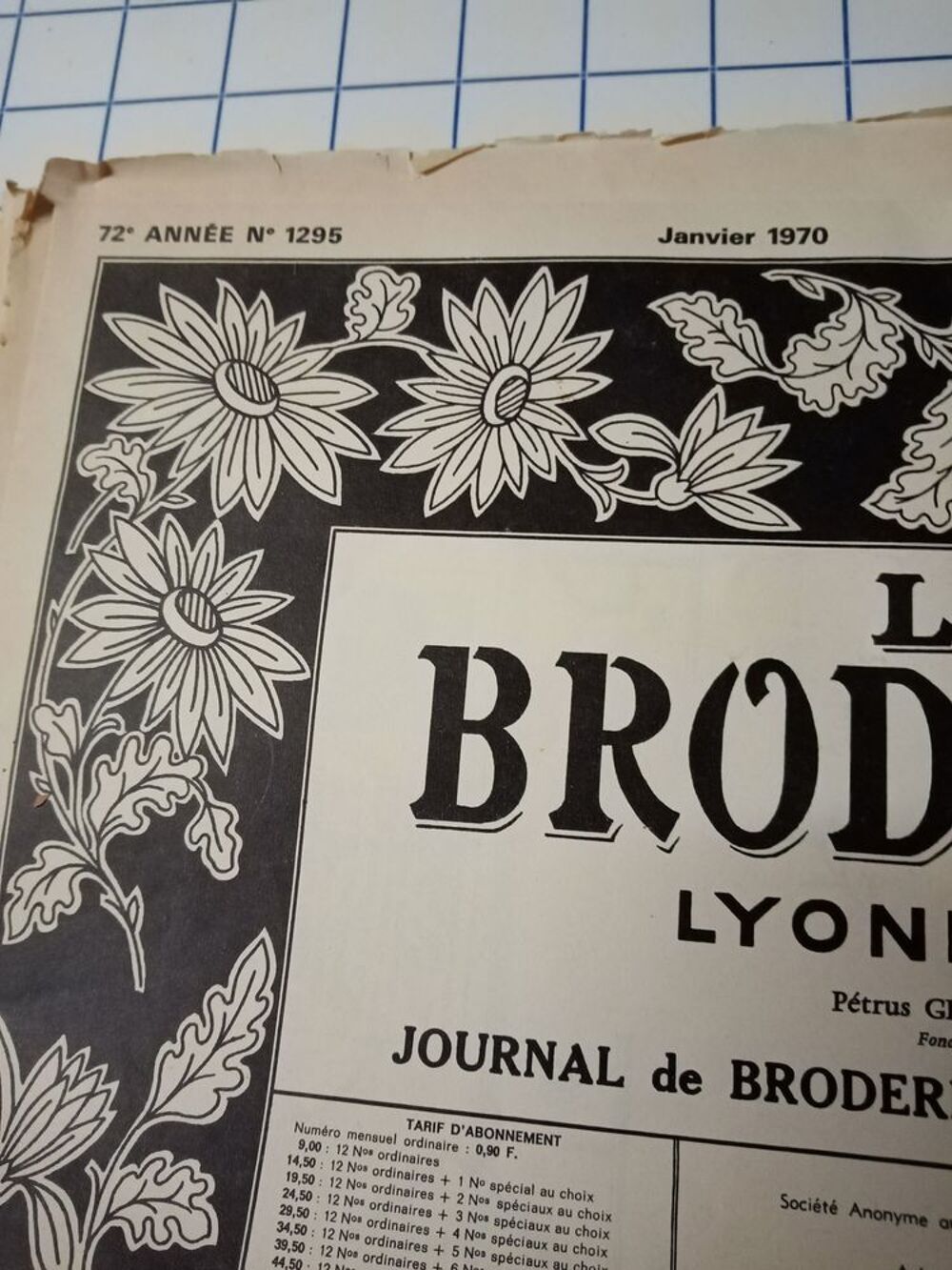 journaux "la broderie lyonnaise", journal de broderies 