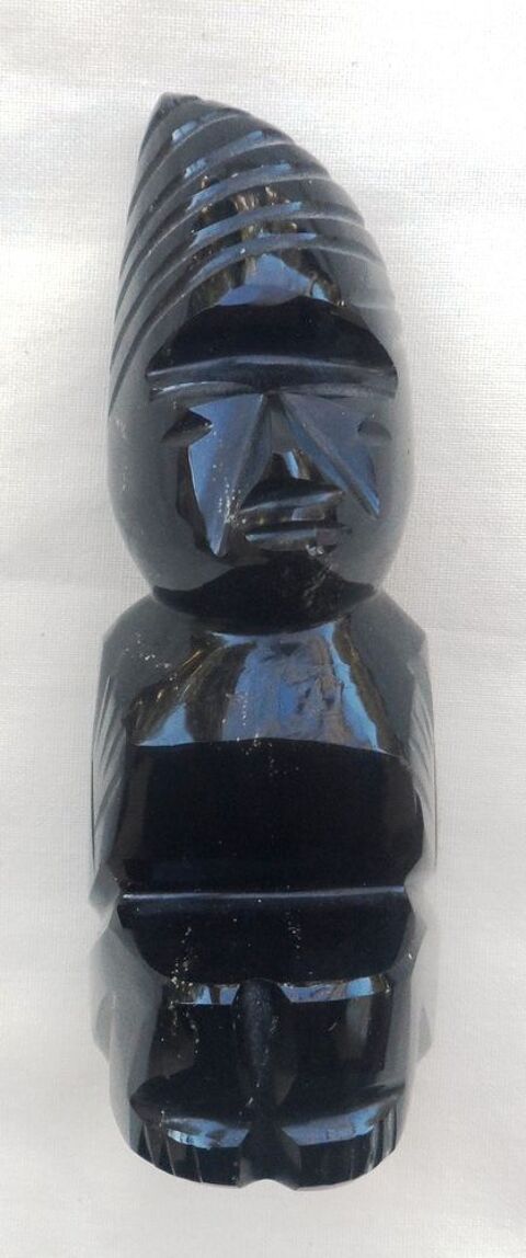 Figurine artisanale Maya,Aztèque,Inca en obsidienne an1970
35 Castries (34)