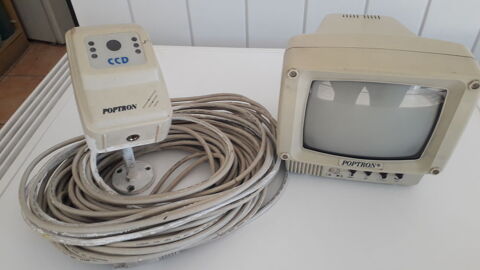 ecran et camera de surveillance � fil, en noir et blanc 0 Ollioules (83)