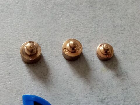 3 petits poids de 1g et de 2g pour boite 14 Chartres (28)