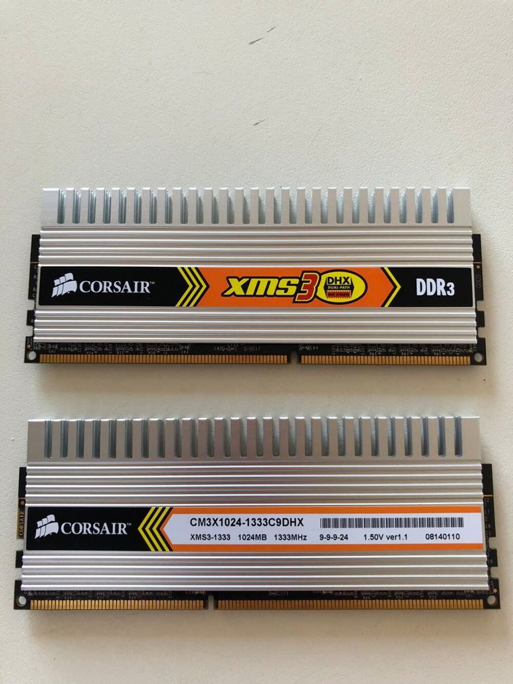 M&eacute;moire CORSAIR 2GO KIT 2 x 1GO DDR3 CM3X1024-1333C9DHX XMS3 Matériel informatique