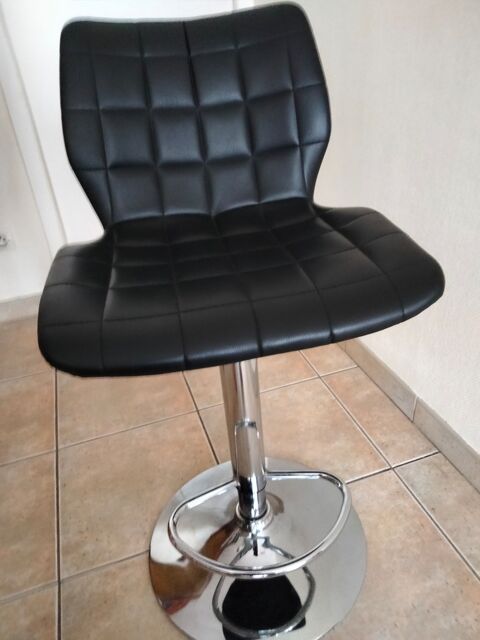 Tabouret de bar noir pied chromé La Rochelle (17)