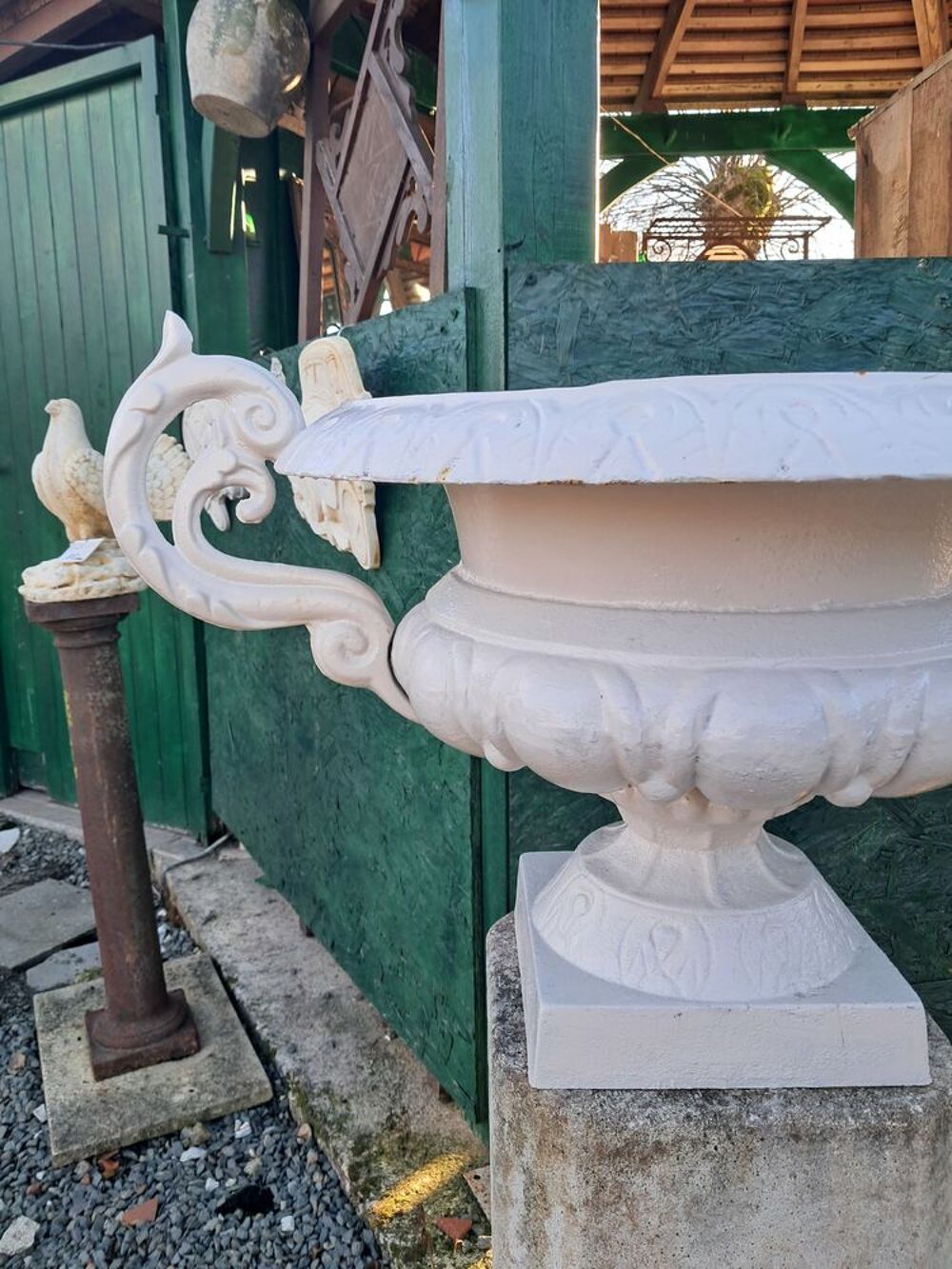 Vase, Vasque avec anse en fonte Décoration
