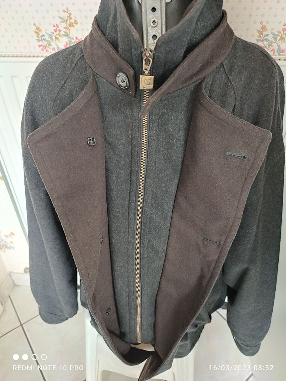 BLOUSON HOMME LACOSTE TAILLE M GRIS NOIR Vtements