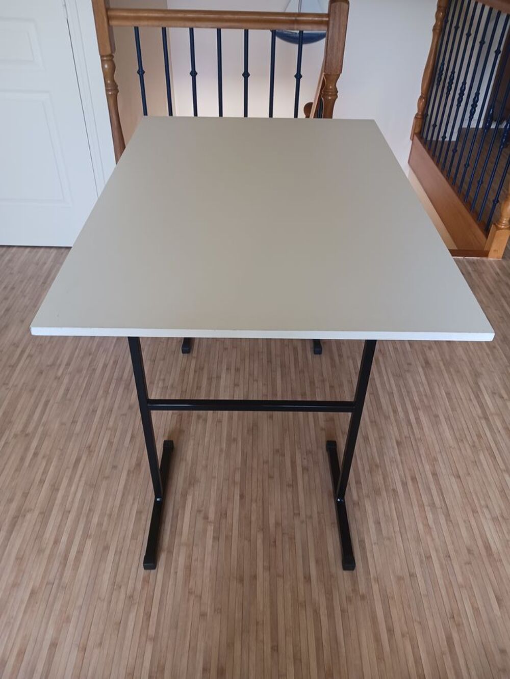 Table &agrave; tr&eacute;teaux pour &eacute;tudiant Meubles