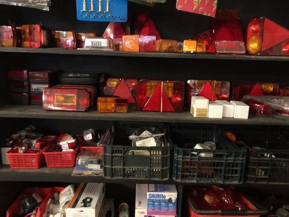  Destockage de pi&egrave;ces auto et camping car Bricolage