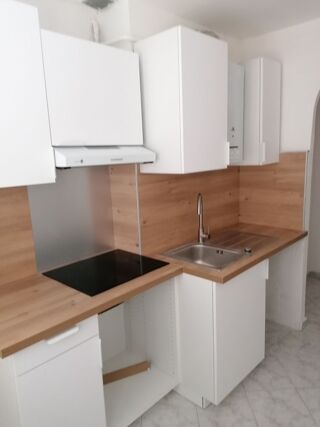  Appartement à louer 3 pièces 70 m² Bastia