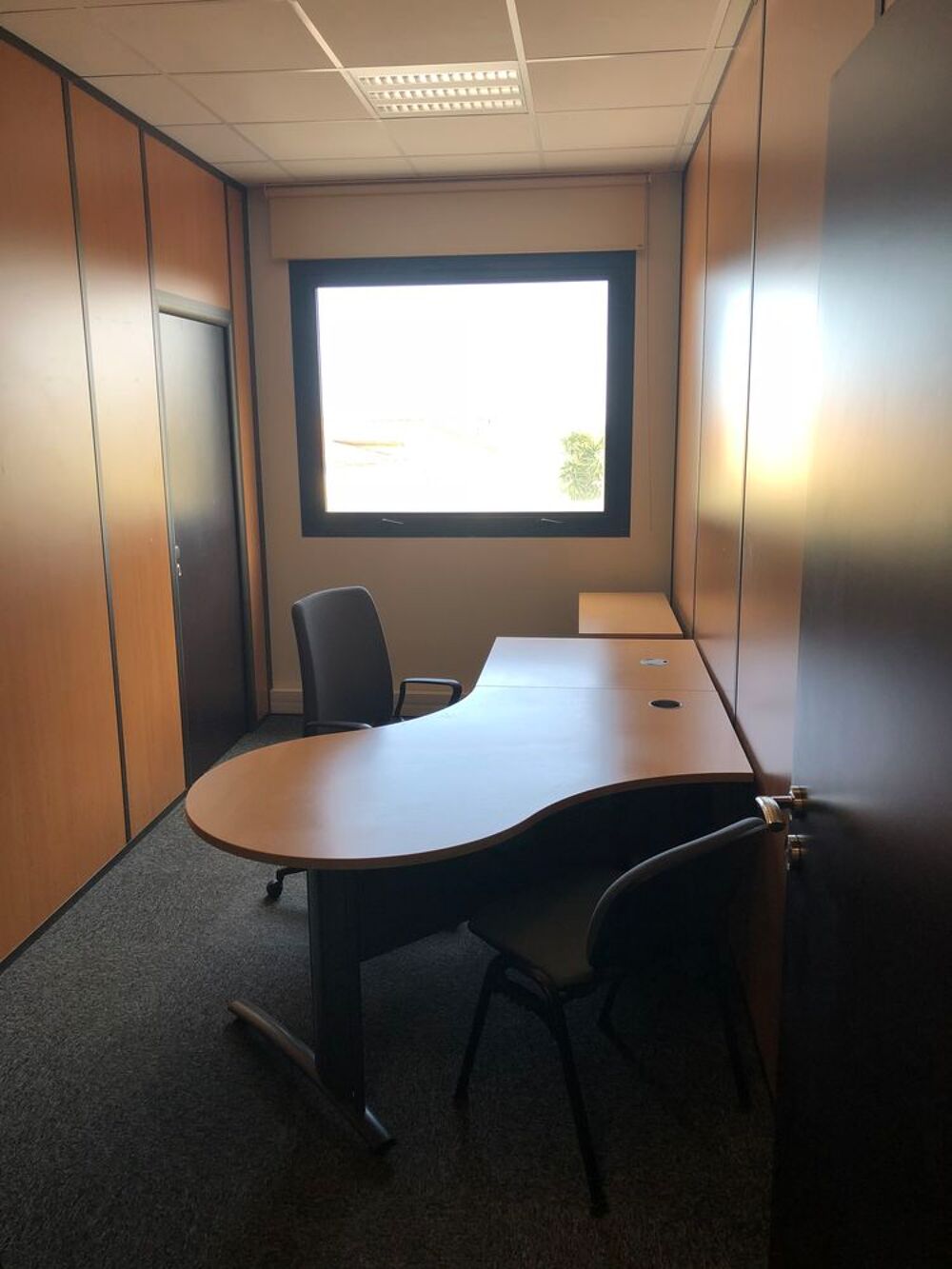 Location Autre BUREAU MEUBLE EN CENTRE D'AFFAIRES - CAGNES/MER - TECHNOPO. Cagnes-sur-mer