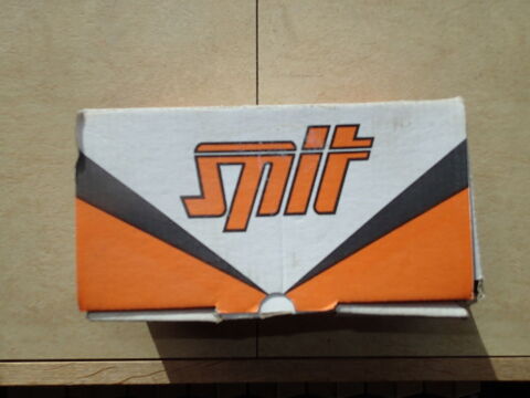 50 chevilles auto-foreuses SPIT Bordeaux (33)