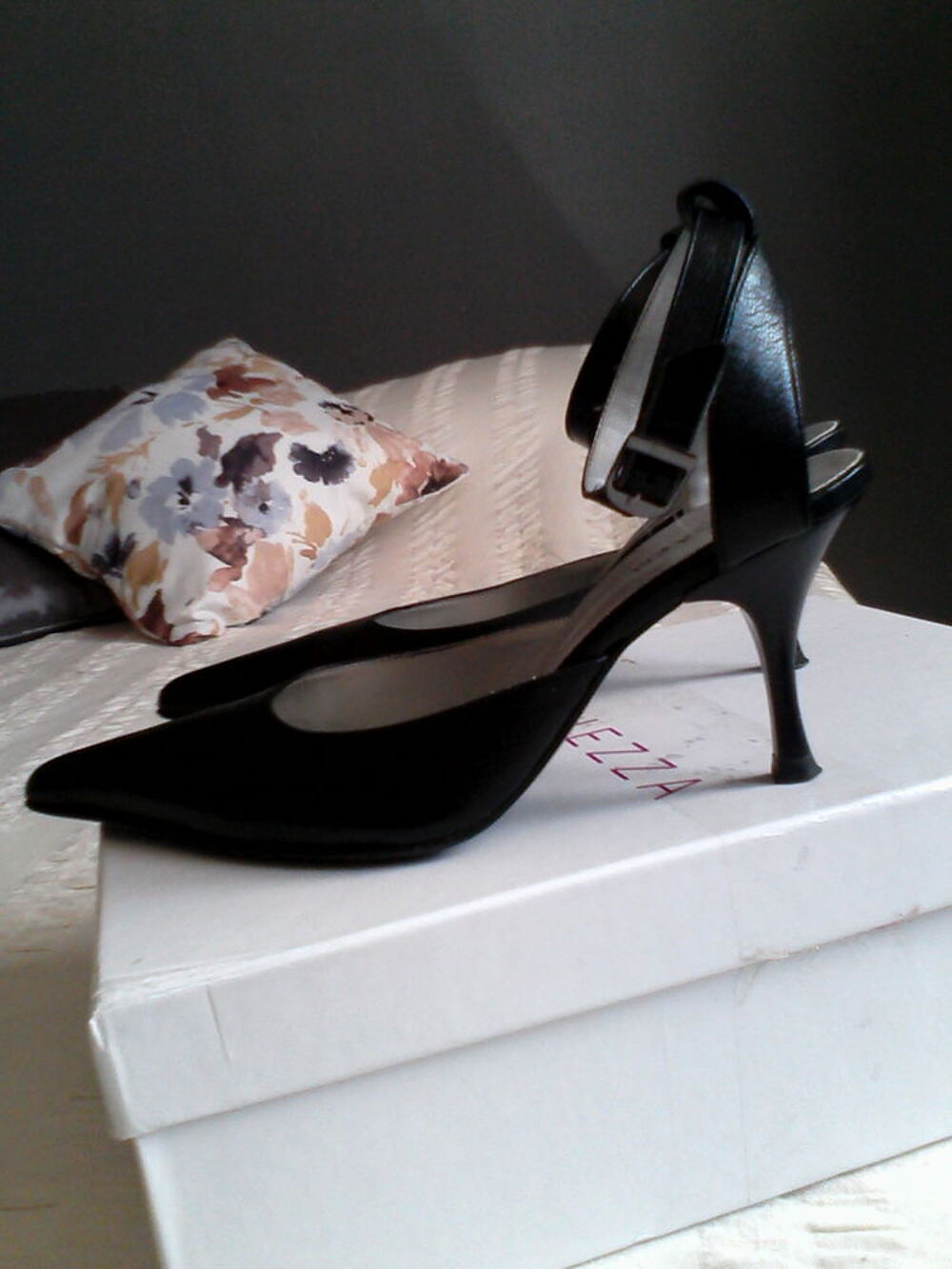 ESCARPINS AVEC BRIDE Chaussures