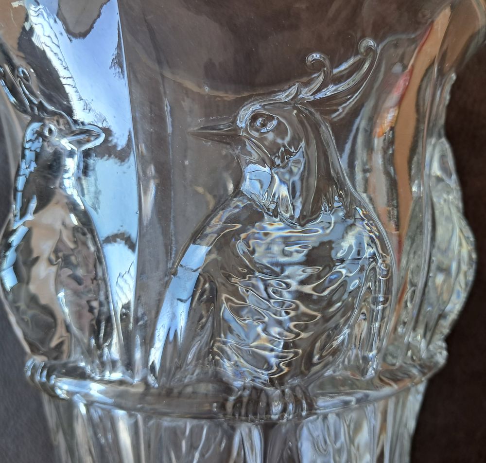vase en verre moul&eacute; epais repr&eacute;sentant des oiseaux Verlux Décoration