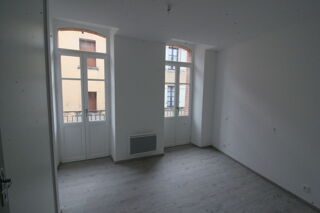  Appartement à louer 4 pièces 83 m²