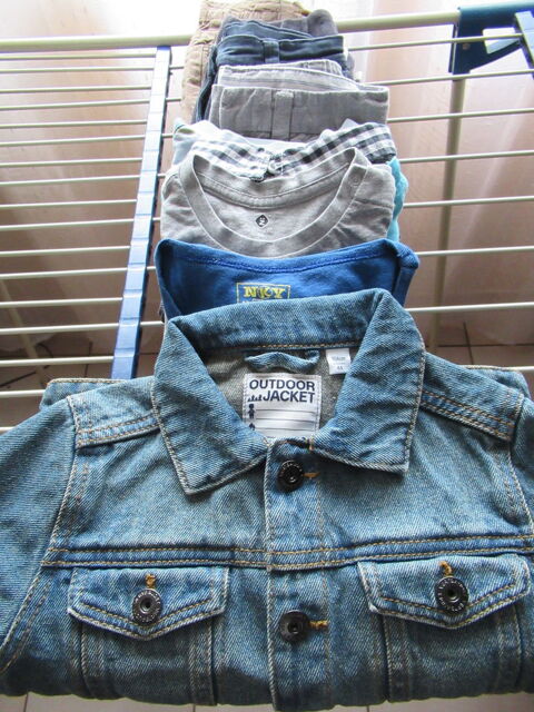 Lot de vêtements 4 ans garçon 12 Cernay (68)