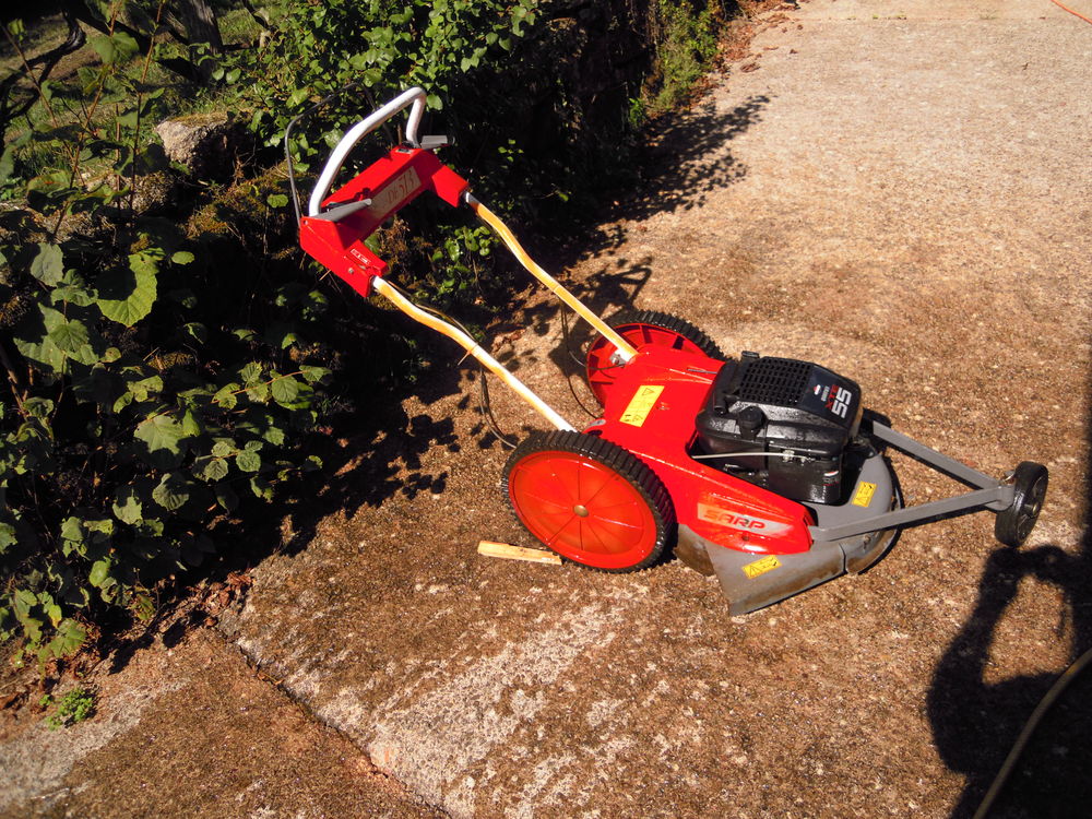 DEBROUSSAILLEUSE SARP Bricolage