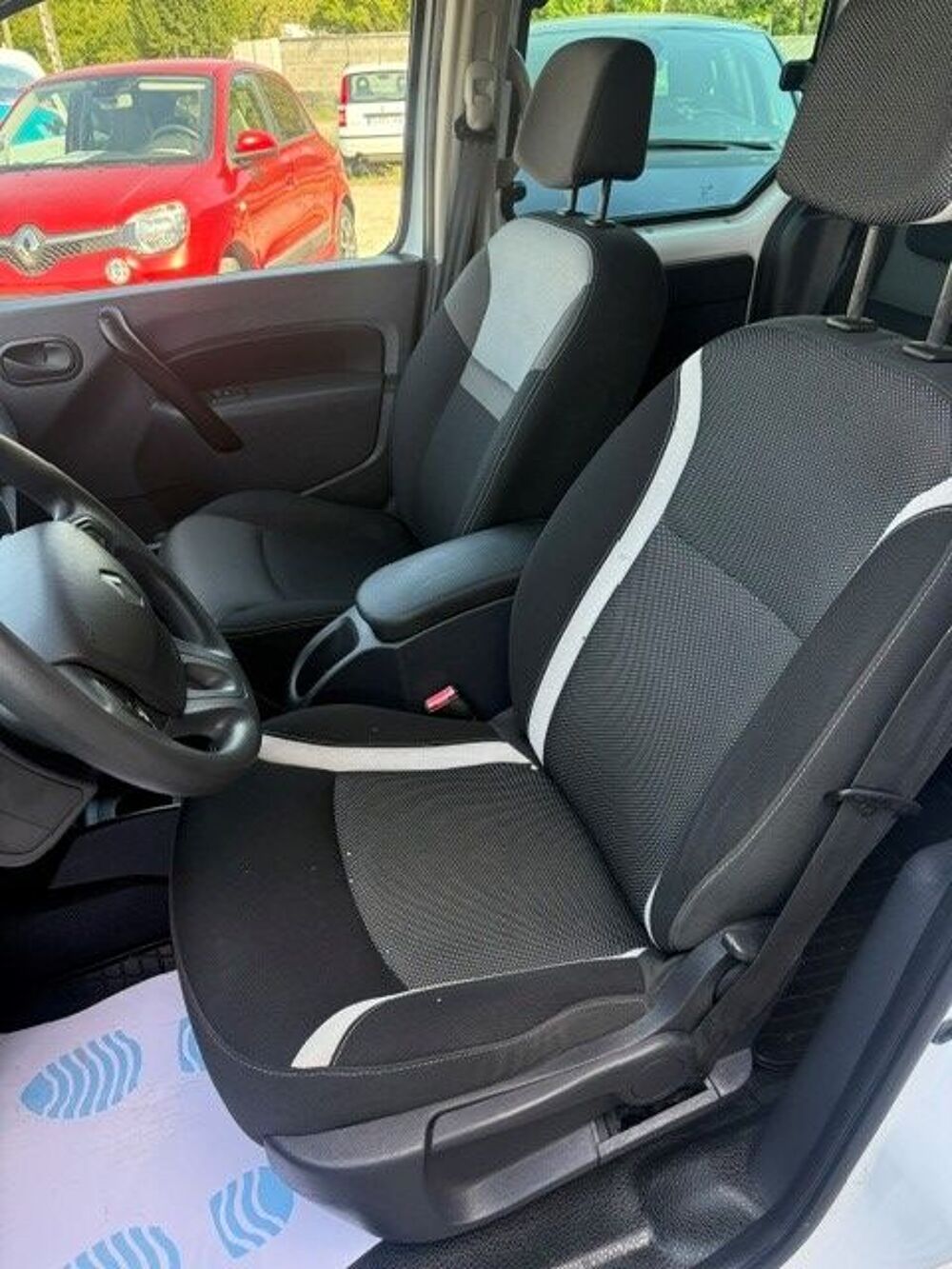 Kangoo Express KANGOO EXPRESS GRAND VOLUME MAXI 1.5 DCI 90 ENERGY E6 CONFORT 2019 occasion 38210 Tullins