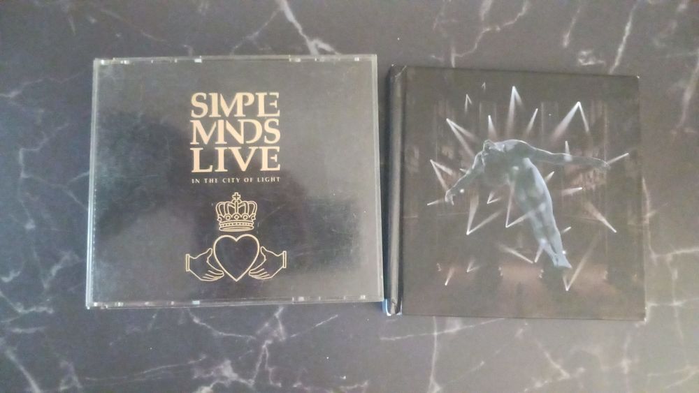 A SAISIR COLLECTION plus de 50 CD audios CD et vinyles