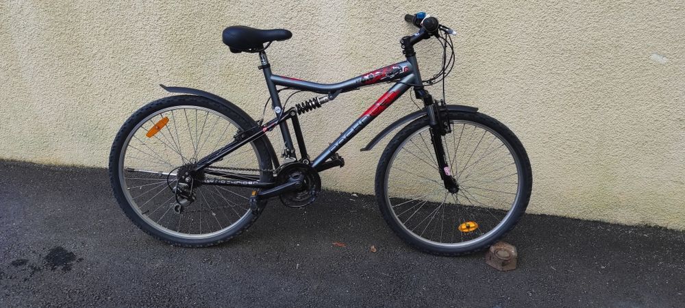 v&eacute;lo VTT ROCHRIDER &agrave; suspension Vélos