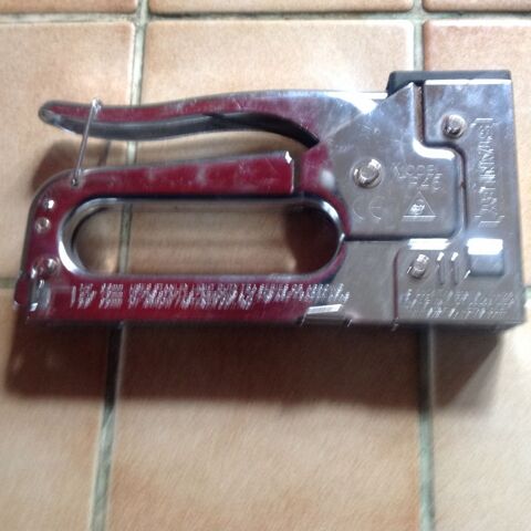 agrafeuse Stanley 5 Gaillac (81)