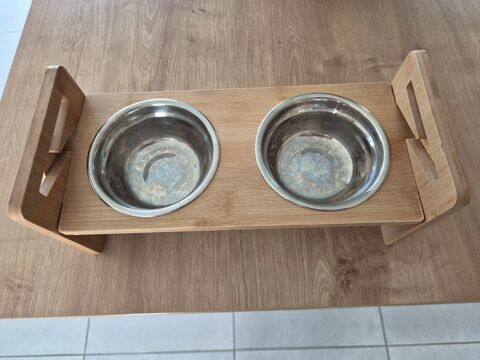 Gamelles sur&eacute;lev&eacute;e pour chien ou chat 20 17800 Pons