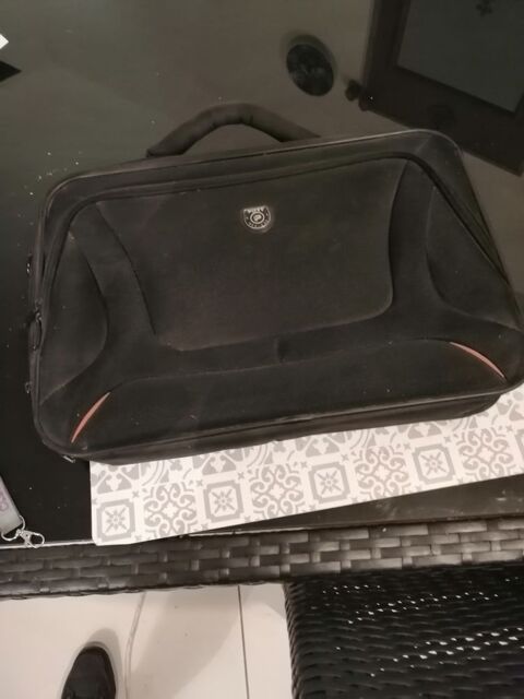 housse de transport pour ordi portable 17,3 ousse 15 Crémieu (38)