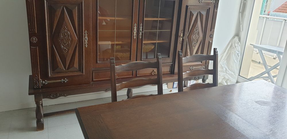 salle a manger compl&eacute;te table 6 chaises vaisselier et buffet Meubles
